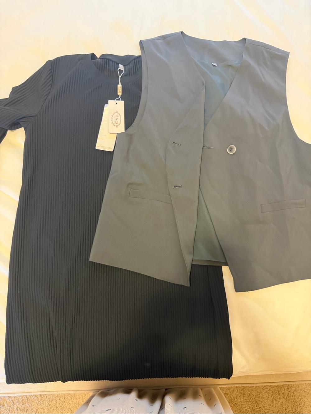 Womenās Black Dress with Matching gray Vest
